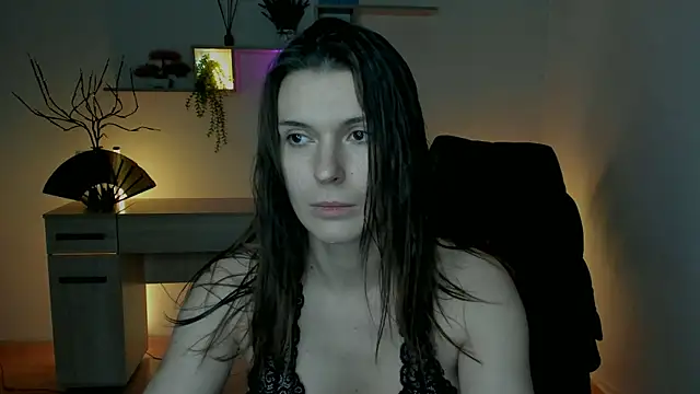 EricaPowers online show from December 12, 10:34 am