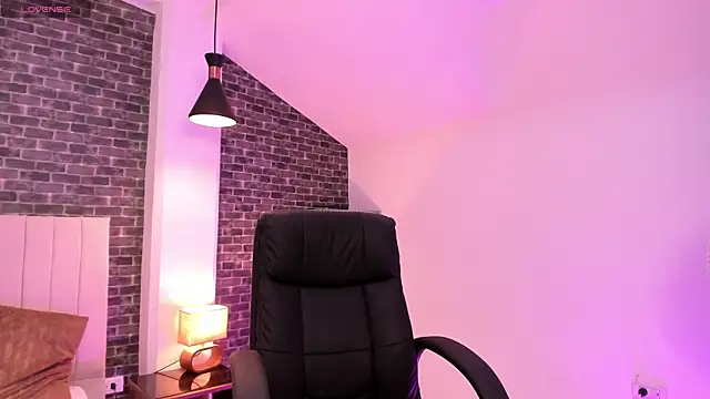 Dantesuarez28 online show from April 16, 2:34 am