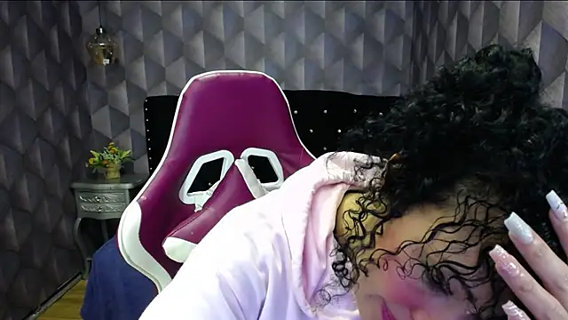 Sofiacowperx online show from January 15, 1:09 pm