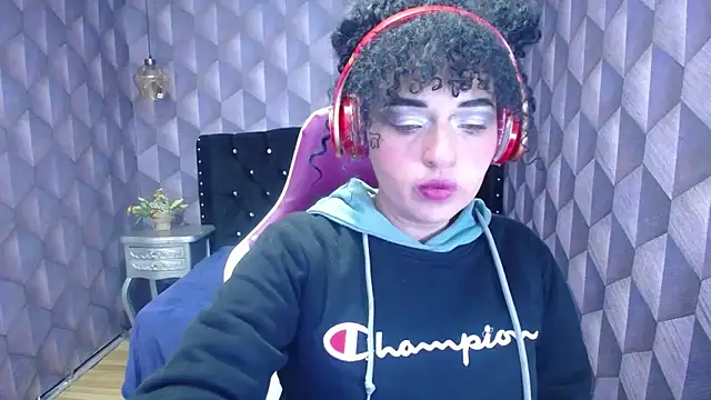 Sofiacowperx online show from January 22, 1:00 pm