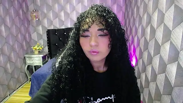 Sofiacowperx online show from February 7, 1:01 pm