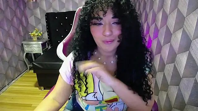 Sofiacowperx online show from February 7, 4:03 pm