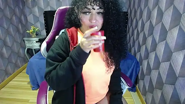 Sofiacowperx online show from February 13, 12:54 pm