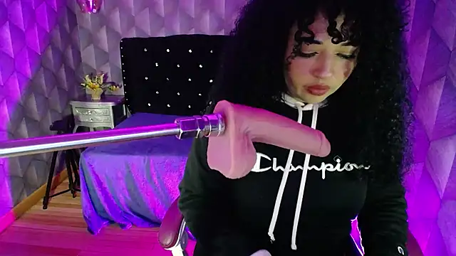 Sofiacowperx online show from March 3, 7:06 pm