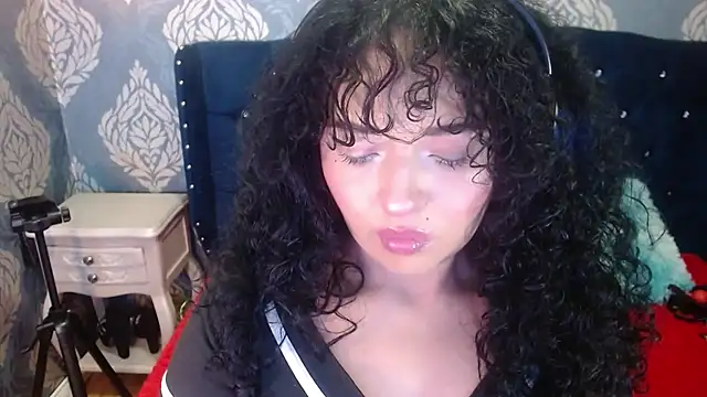 Snapshot of Sofiacowperx chatting on July 30, 3:22 pm Sofiacowperx online show from July 30, 3:22 pm