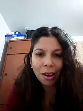 Snapshot of Carliina_Soussa chatting on December 27, 3:37 pm Carliina Soussa online show from December 27, 3:37 pm