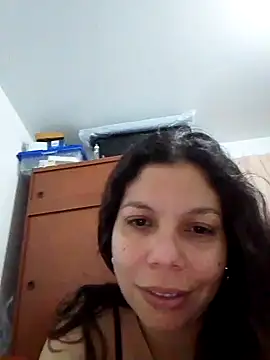 Snapshot of Carliina_Soussa chatting on January 3, 4:37 pm Carliina Soussa online show from January 3, 4:37 pm