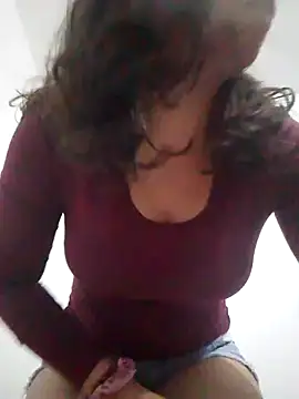Snapshot of Carliina_Soussa chatting on January 20, 9:43 pm Carliina Soussa online show from January 20, 9:43 pm