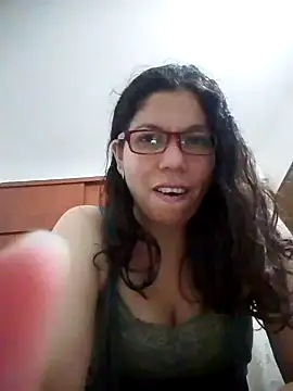 Snapshot of Carliina_Soussa chatting on March 13, 10:32 pm Carliina Soussa online show from March 13, 10:32 pm
