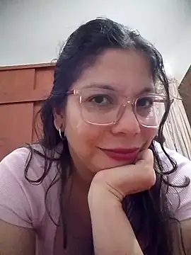Carliina Soussa online show from May 5, 10:40 pm