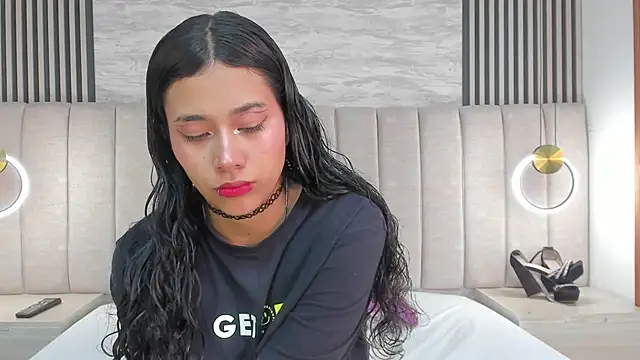 laura smith33 online show from October 6, 2:58 pm