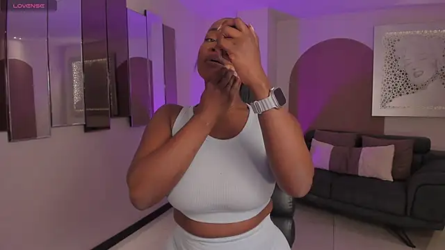 SavannahStorm online show from December 3, 8:29 pm