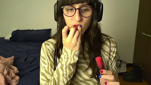 Snapshot of Alice_love29 chatting on January 6, 4:15 am Alice love29 online show from January 6, 4:15 am