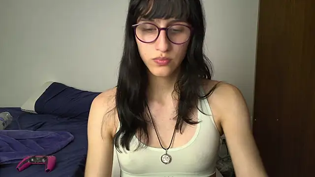 Snapshot of Alice_love29 chatting on January 17, 12:10 am Alice love29 online show from January 17, 12:10 am