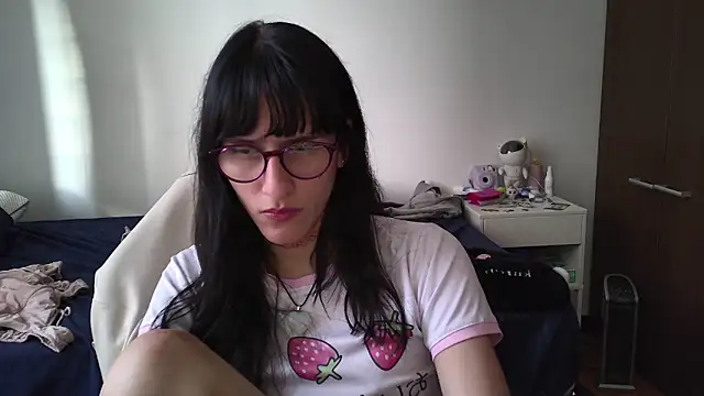 Snapshot of Alice_love29 chatting on January 25, 11:32 pm Alice love29 online show from January 25, 11:32 pm