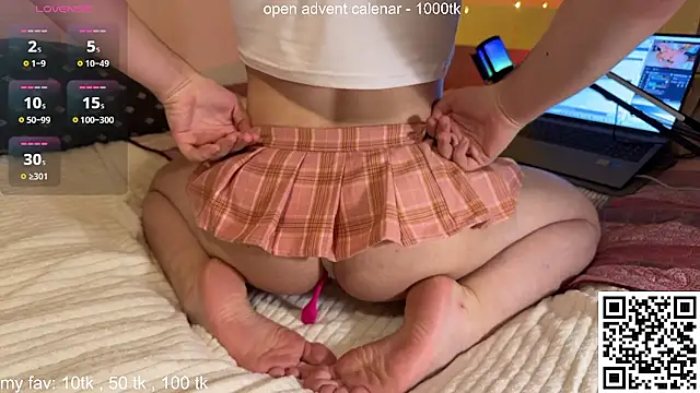 curlyboyy  online show from December 1, 10:21 pm