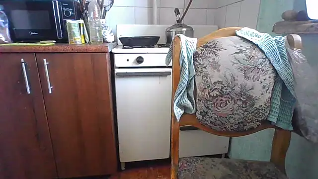 MikaKors online show from February 2, 7:20 am