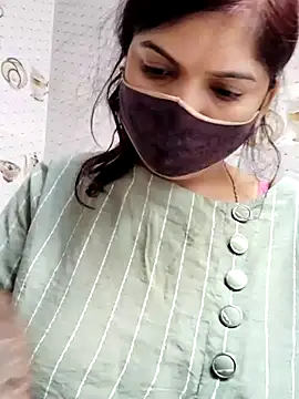 illay love online show from March 3, 9:44 am