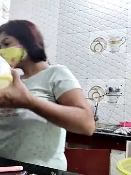 Snapshot of illay_love chatting on April 17, 2:42 pm illay love online show from April 17, 2:42 pm