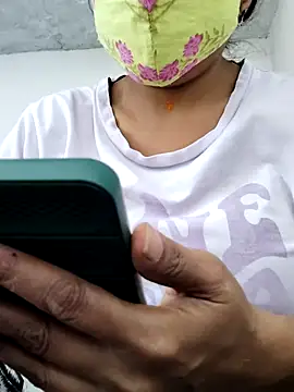 Snapshot of illay_love chatting on April 27, 5:49 am illay love online show from April 27, 5:49 am