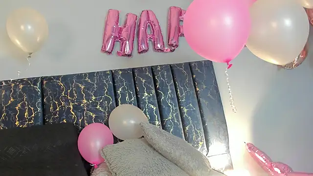 Sophia Lemos online show from October 3, 1:52 pm