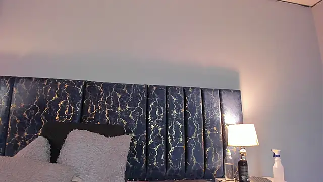 Sophia Lemos online show from October 8, 1:31 pm