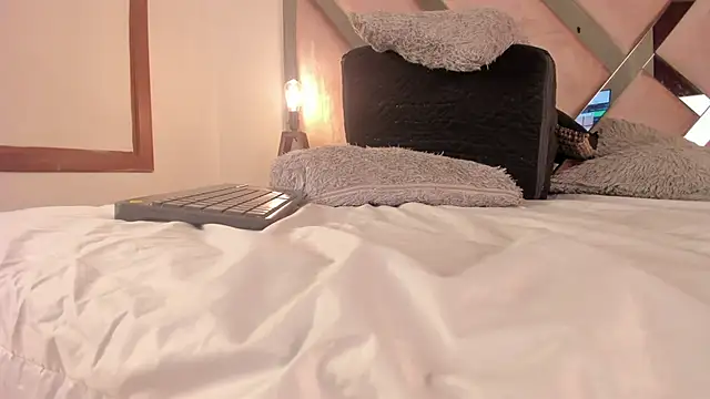 Sophia Lemos online show from February 10, 1:26 pm