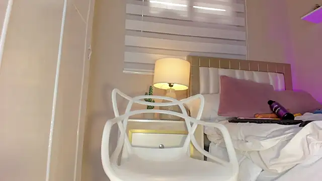 Snapshot of zoe_sky_ chatting on January 9, 5:43 pm zoe sky online show from January 9, 5:43 pm