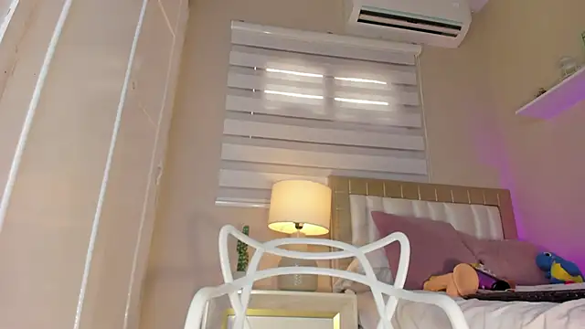 Snapshot of zoe_sky_ chatting on January 10, 2:34 pm zoe sky online show from January 10, 2:34 pm