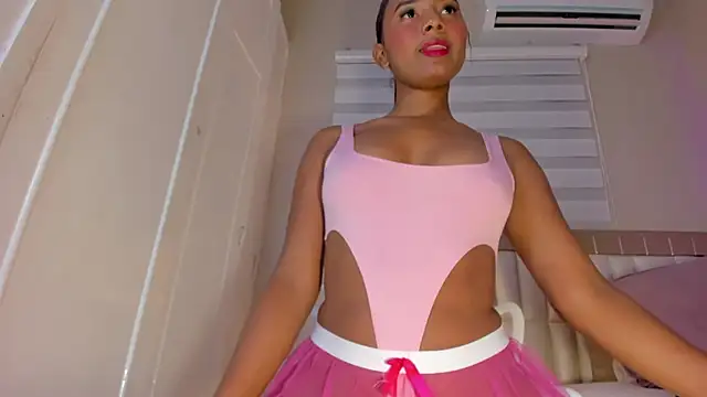 Snapshot of zoe_sky_ chatting on March 22, 11:42 am zoe sky online show from March 22, 11:42 am