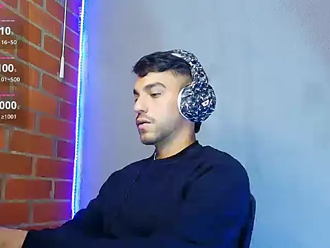 Leandro valenzuela online show from October 14, 3:18 am