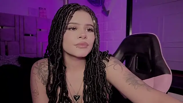 Snapshot of BonnieAnderson_ chatting on July 22, 8:33 pm BonnieAnderson online show from July 22, 8:33 pm
