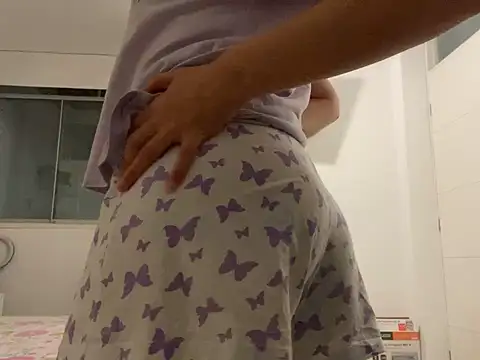 ForeverLola2024 online show from December 19, 3:18 am