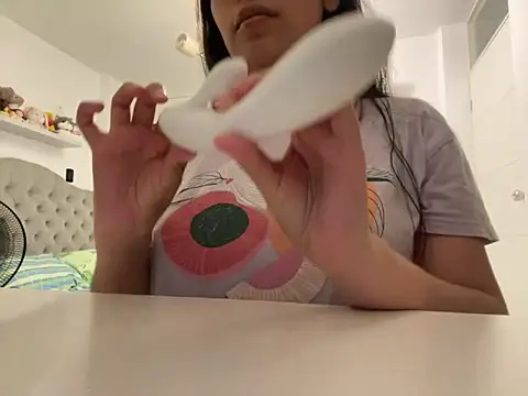 ForeverLola2024 online show from March 4, 4:06 am