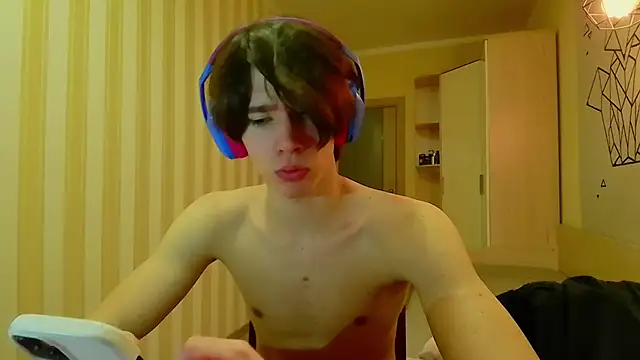 Snapshot of gayGamogey chatting on March 18, 8:37 pm gayGamogey online show from March 18, 8:37 pm