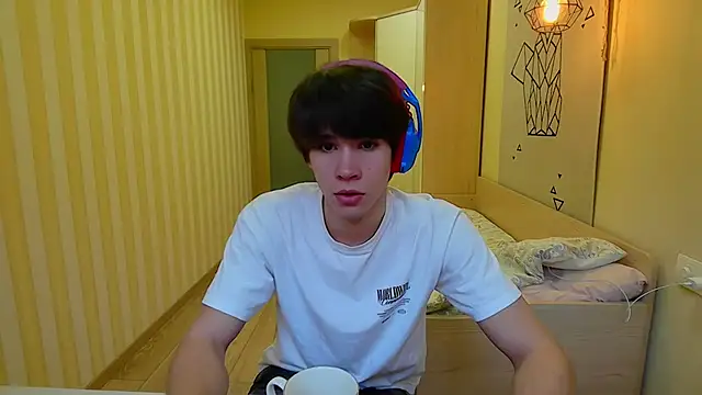 Snapshot of gayGamogey chatting on December 5, 10:02 am gayGamogey online show from December 5, 10:02 am