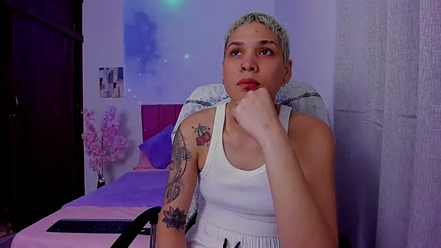 Charlee pink online show from September 28, 1:00 am