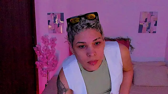 Charlee pink online show from October 24, 5:31 pm