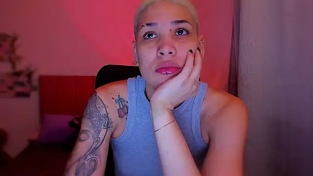 Charlee pink online show from February 9, 9:30 pm