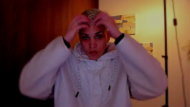 Charlee pink online show from March 9, 7:01 am