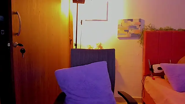 Charlee pink online show from March 26, 8:58 pm