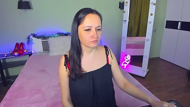 AngellLika online show from December 6, 12:05 pm