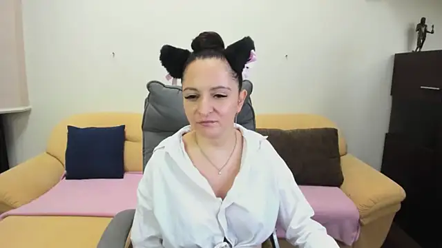 AngellLika online show from November 7, 10:15 am