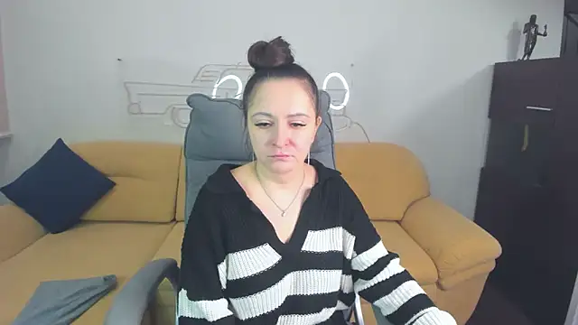 AngellLika online show from February 4, 1:50 pm