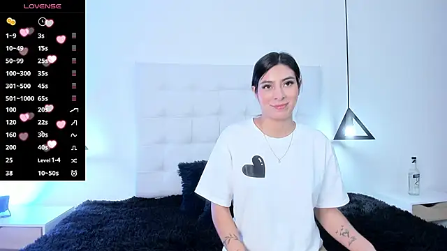 Snapshot of Enma_Olimpo chatting on January 15, 8:05 pm Enma Olimpo online show from January 15, 8:05 pm