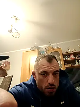 Snapshot of hardir667 chatting on December 14, 8:20 am hardir667 online show from December 14, 8:20 am