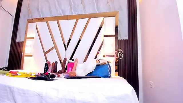 lola hornei online show from October 21, 11:22 am