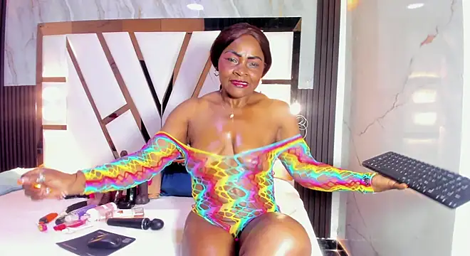 lola hornei online show from November 5, 11:32 am