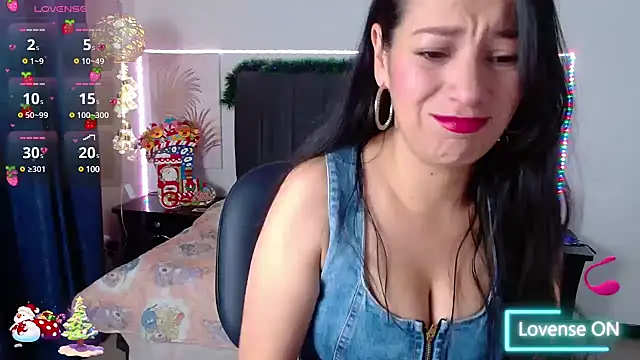 Julietacollins06 online show from December 18, 2:49 pm