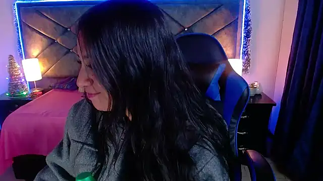 Julietacollins06 online show from December 18, 12:33 pm